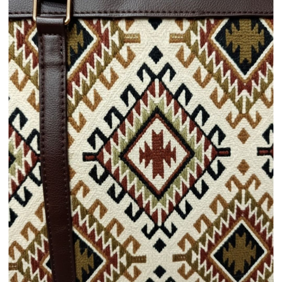 Executive Laptop Tote: Stylish & Eco-Friendly Solution